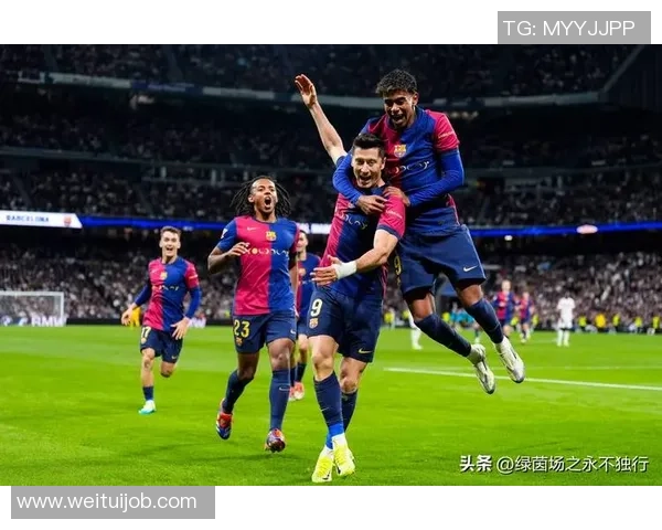 那不勒斯逆转巴萨友谊赛精彩瞬间回顾十大进球引爆全场激情