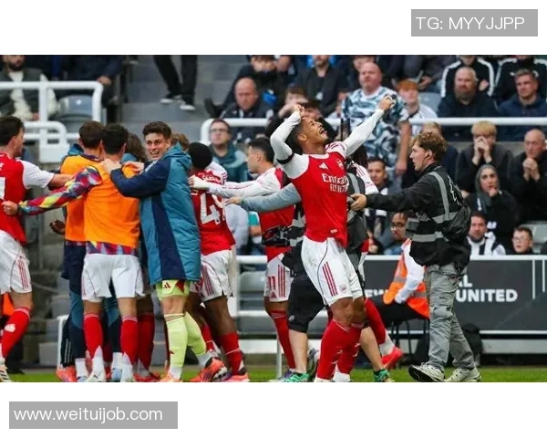 西甲激战阿森纳逆转里昂绝杀瞬间引发争议判罚全场沸腾