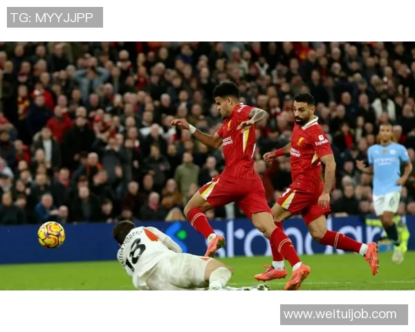 足总杯激战利物浦大胜里昂五球狂潮引发争议判罚热议